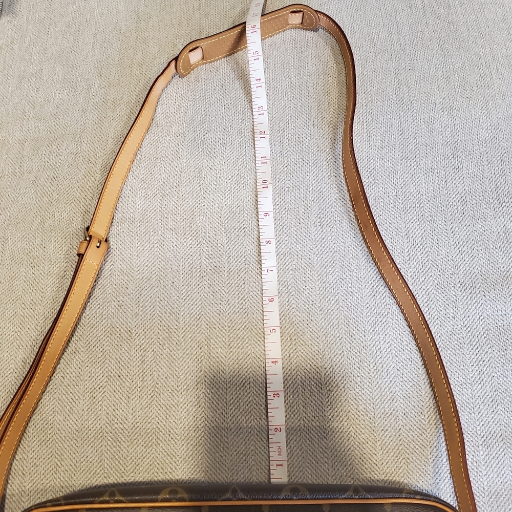 Authentic Louis Vuitton purse - Picture 15 of 15